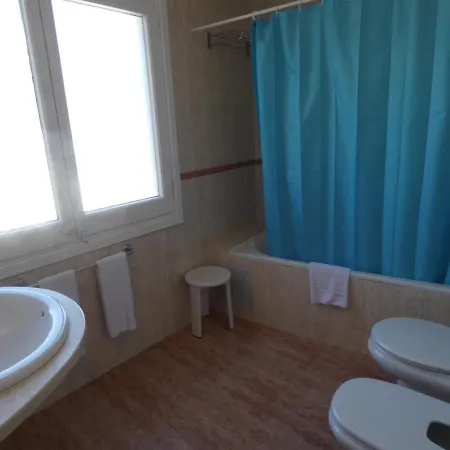Utopia House Hostel *
