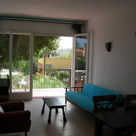 Utopia House Hostel Sitges